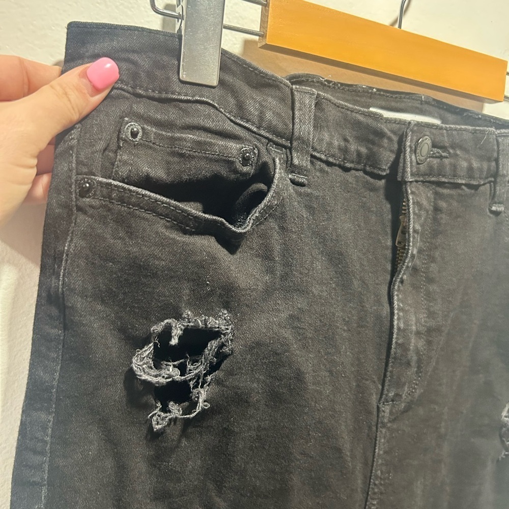 DYNDNM KATE, size 31, black distressed jeans, skinny leg, stretchy - Picture 3 of 6